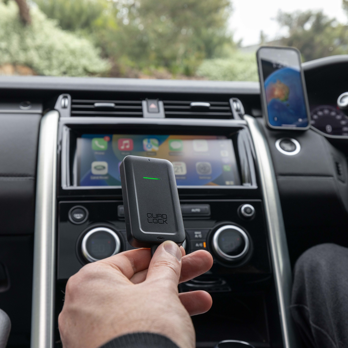 自動車用ワイヤレス カープレイアダプター|クアッドロック 自動車用ワイヤレス カープレイアダプター|クアッドロック