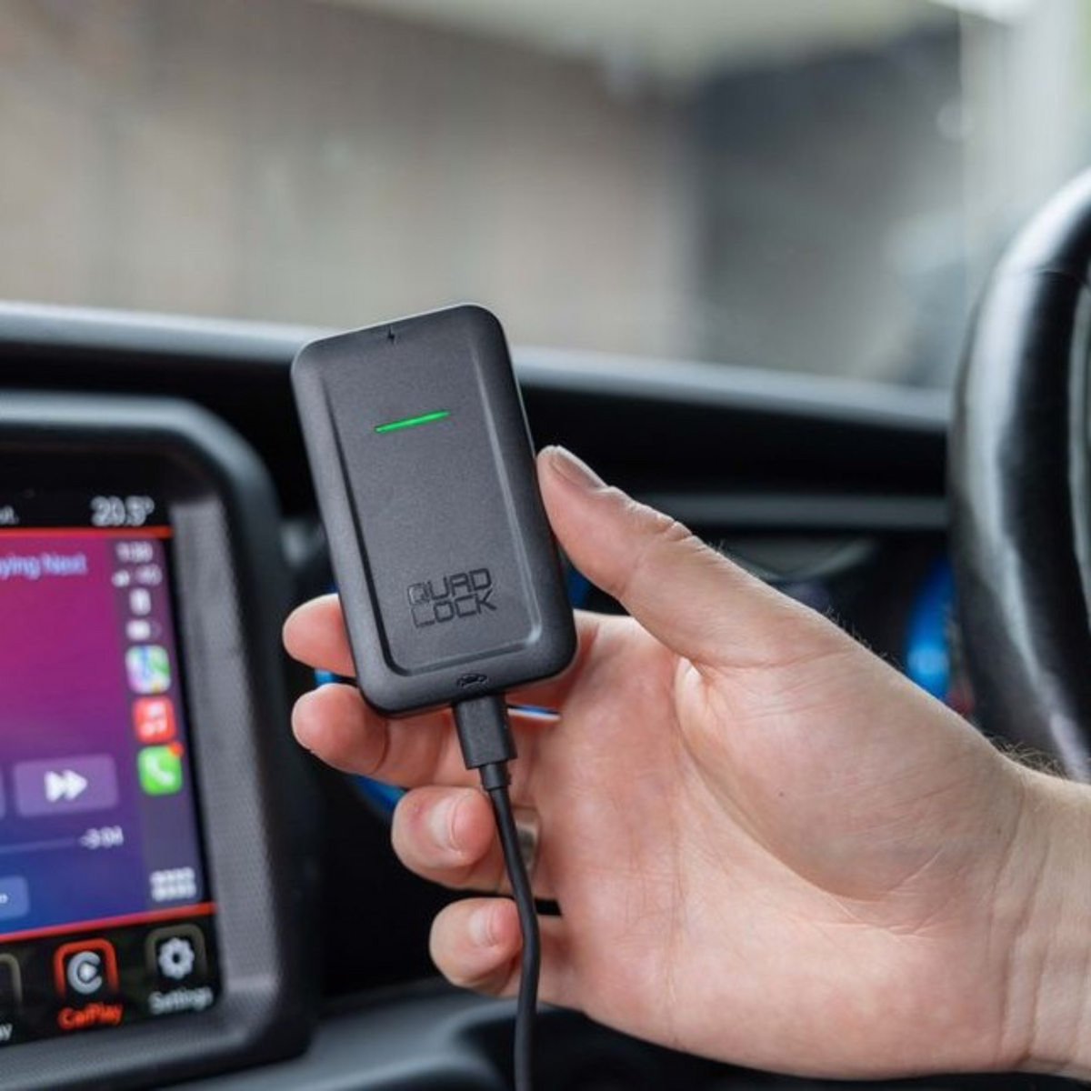 自動車用ワイヤレス カープレイアダプター|クアッドロック 自動車用ワイヤレス カープレイアダプター|クアッドロック