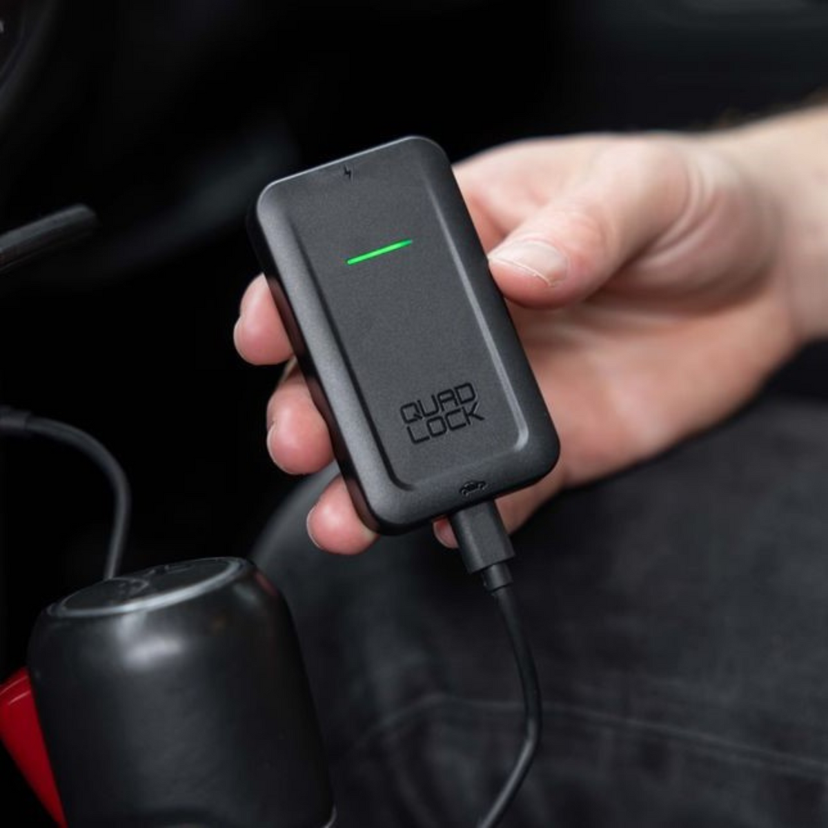 自動車用ワイヤレス カープレイアダプター｜クアッドロック
