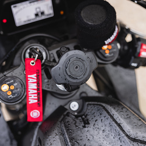 バイク用 防水・防塵 ワイヤレス充電ヘッド｜クアッドロック