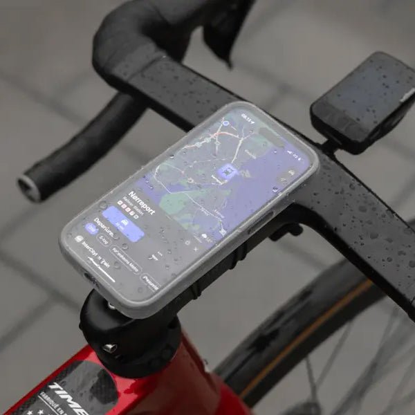 iPhone 12 Pro Max | レインカバー 雨天/汚れ/防塵対策 - Quad Lock Japan クアッドロックジャパン