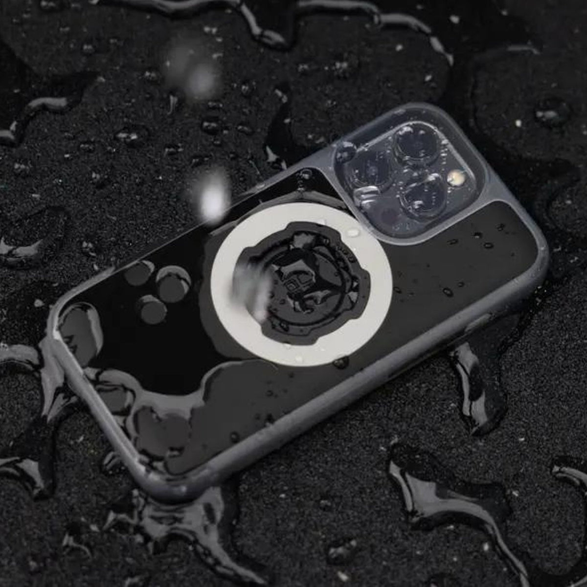 ー品販売  iPhone ダストカバー｜クアッドロック 15 アクセサリー