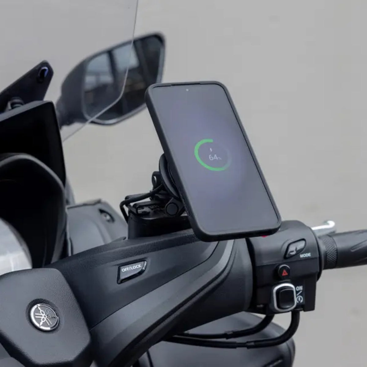 ブレーキ/クラッチマウント バイク用スマホホルダー｜クアッドロック